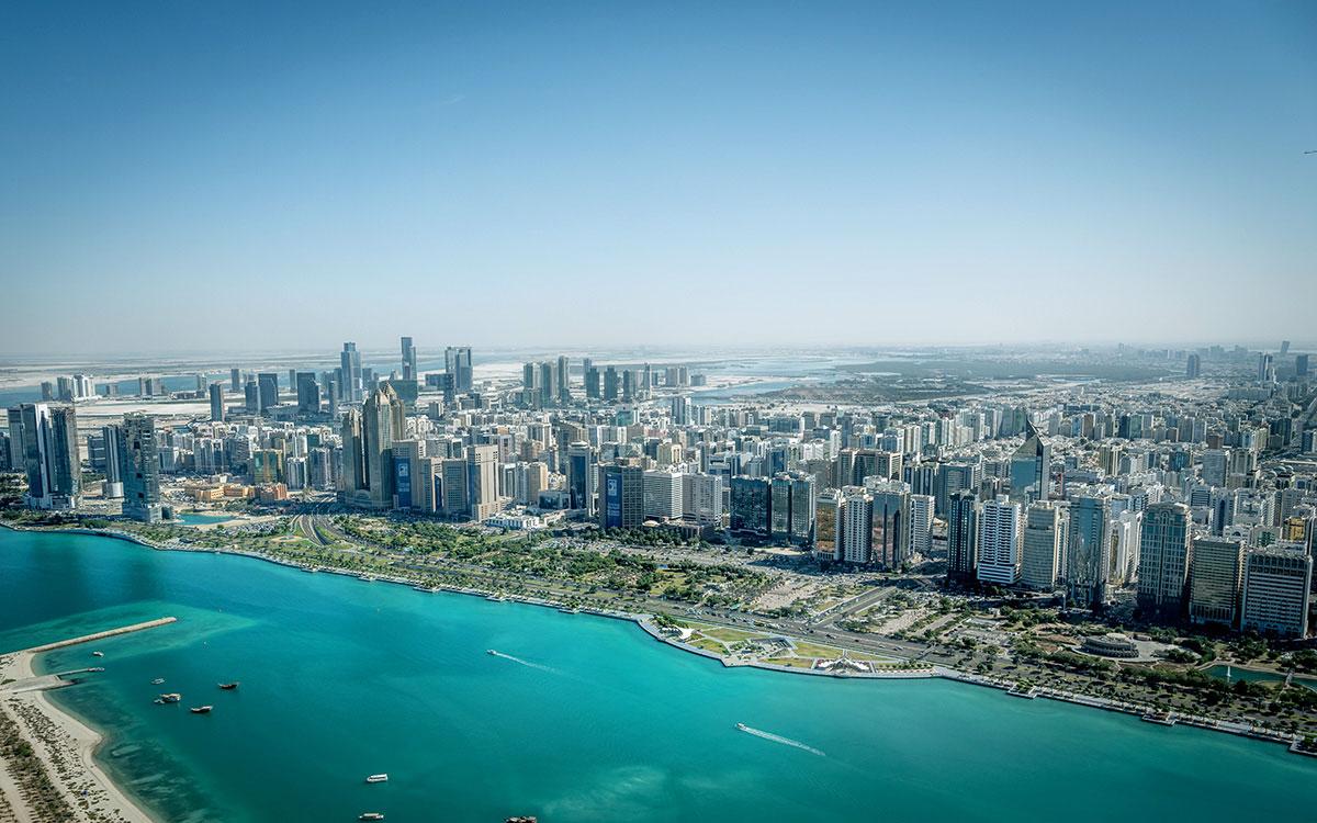 corniche-abu-dhabi-vol-en-avion