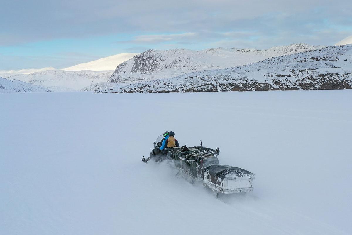 Sneeuwscooter Arctic Circle Trail.