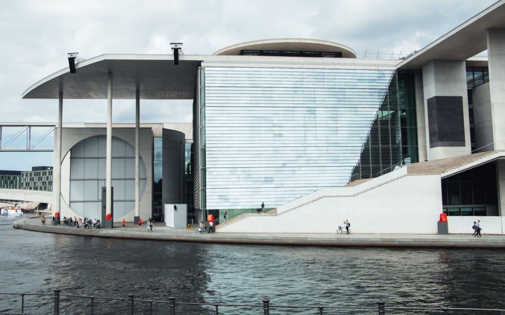 The Federal Chancellery, known as the Washing Machine of Berlin. Here Olaf Scholz receives state guests.