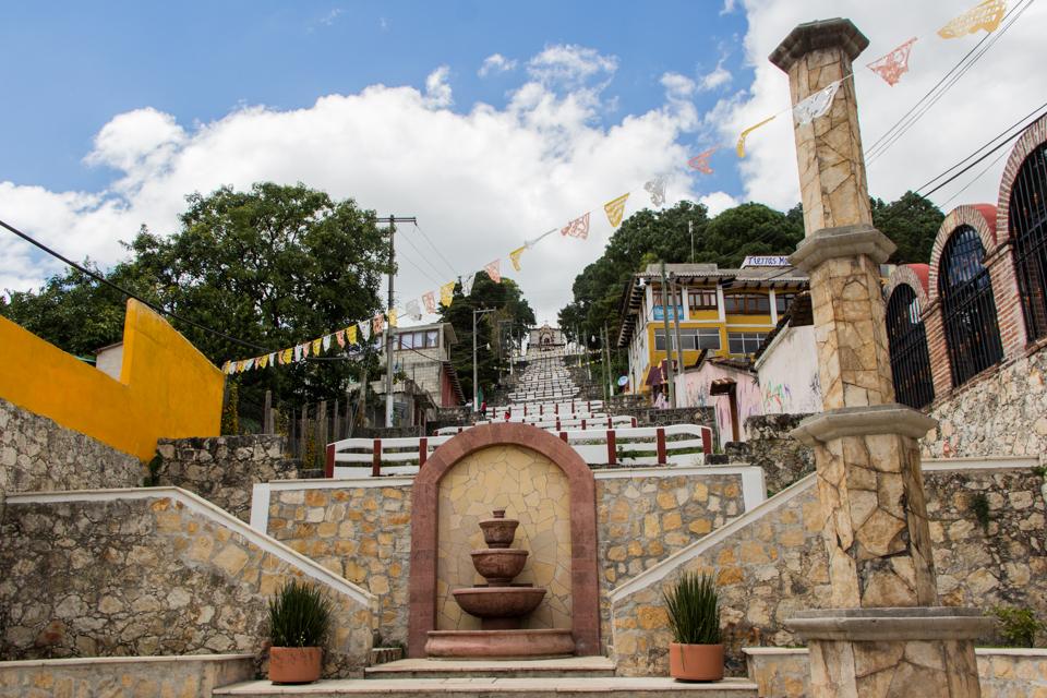 Veel trappen naar de Cerro de San Cristobal