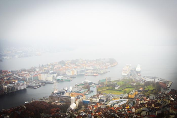 Bergen in de mist vanaf Fløyen