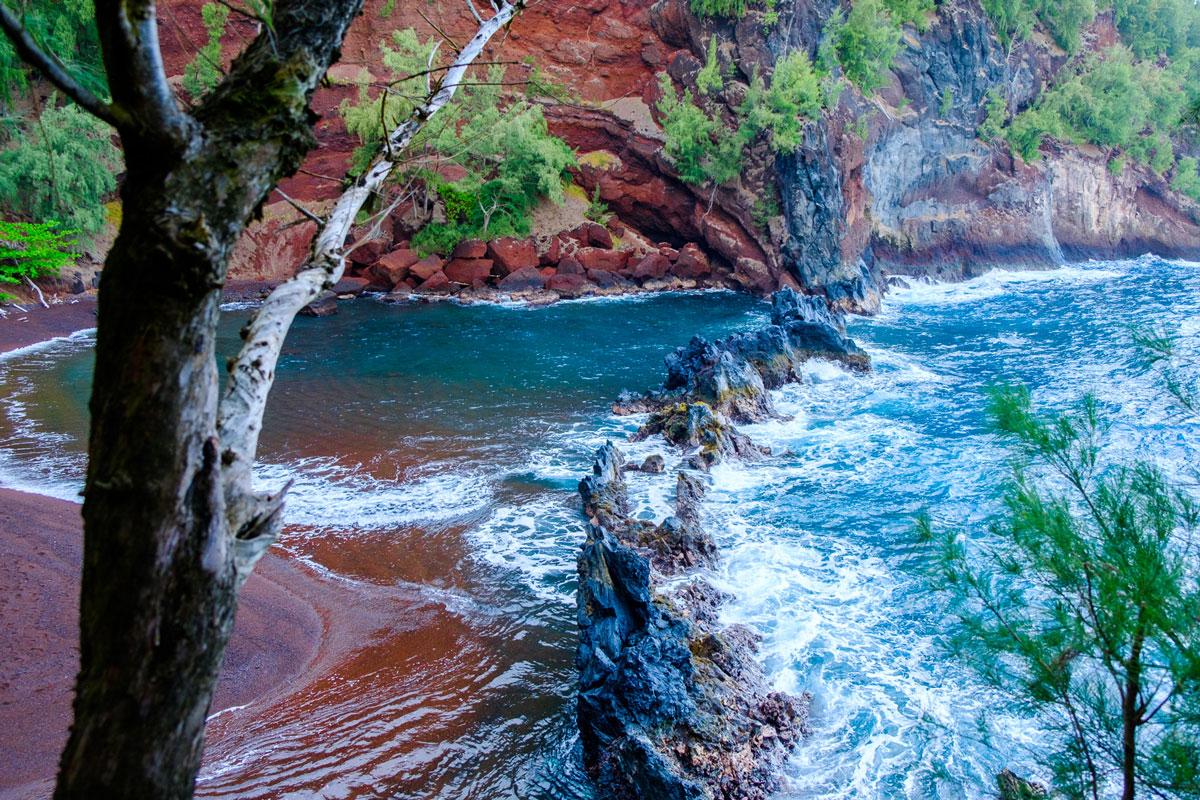 maui-hawaii-rood-strand