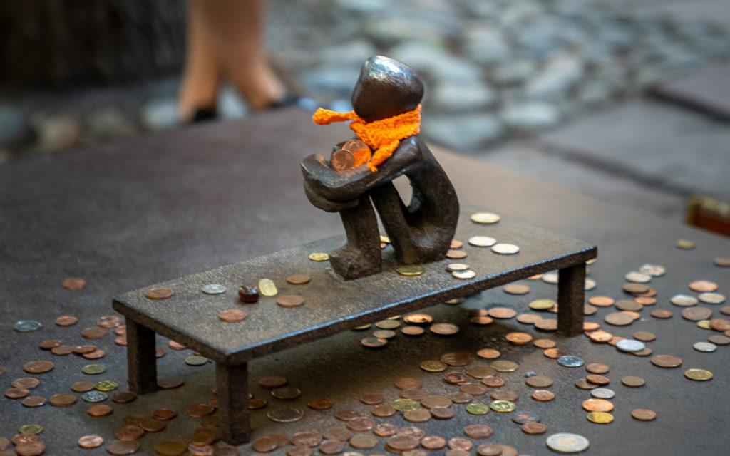 Järnpojke, at 15 cm the smallest sculpture in a public space in Stockholm