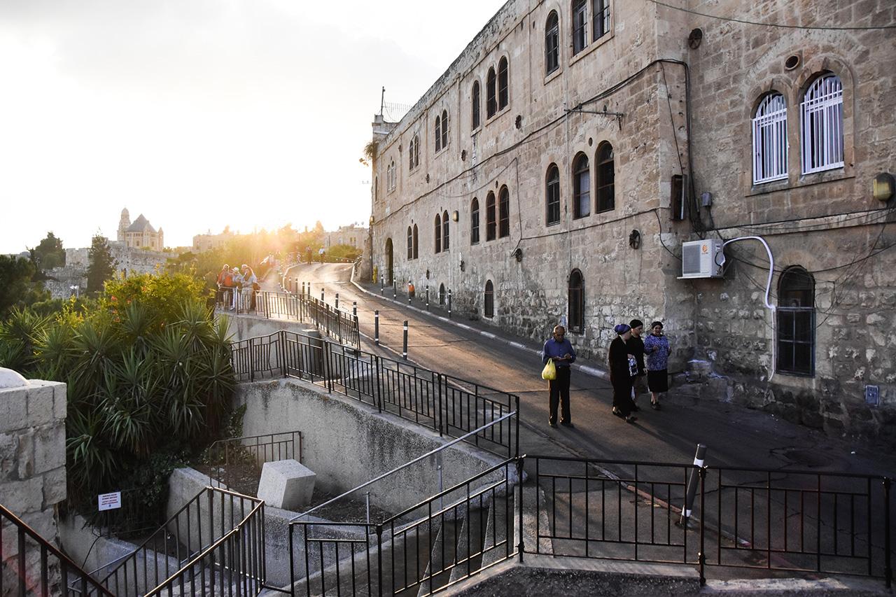jerusalem-israel-street-sun