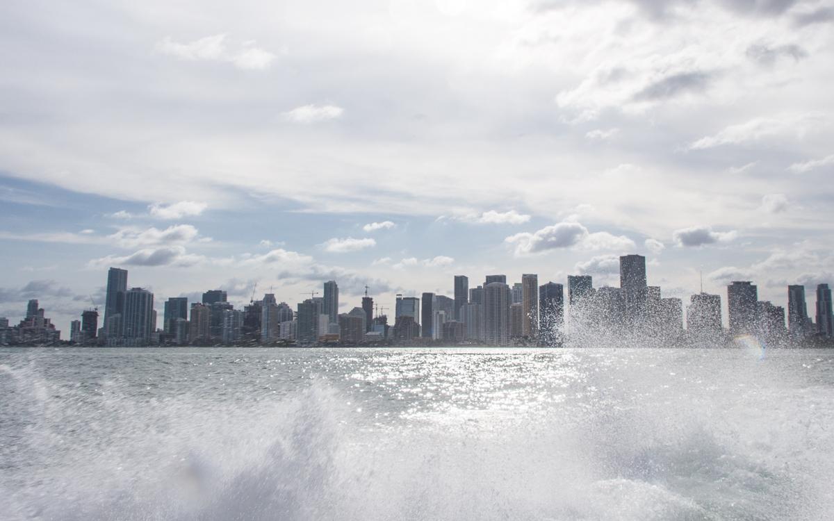 miami-skyline-bayside-bootstour-2