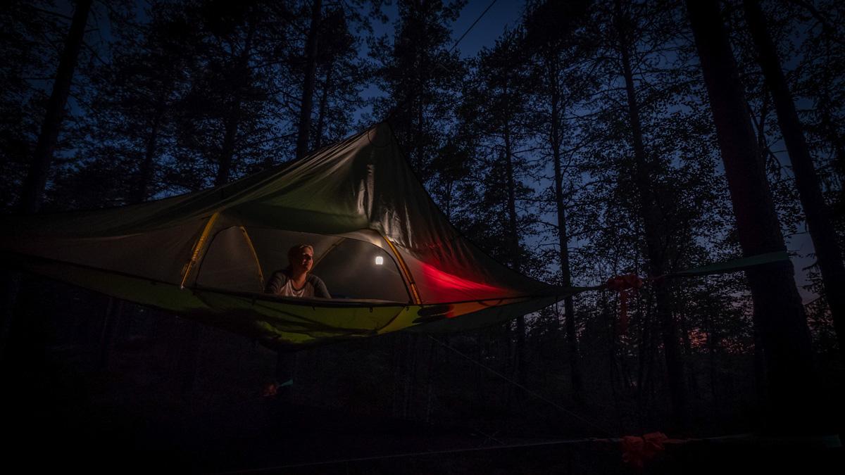 Nuit dans une Tentsile parc national de Teijo Finlande