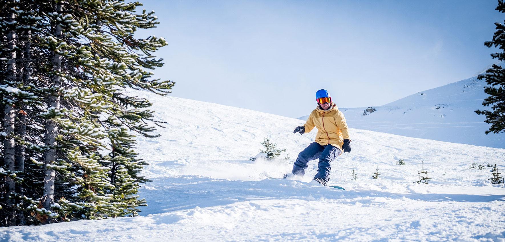 jasper-canada-winter-snowboarding