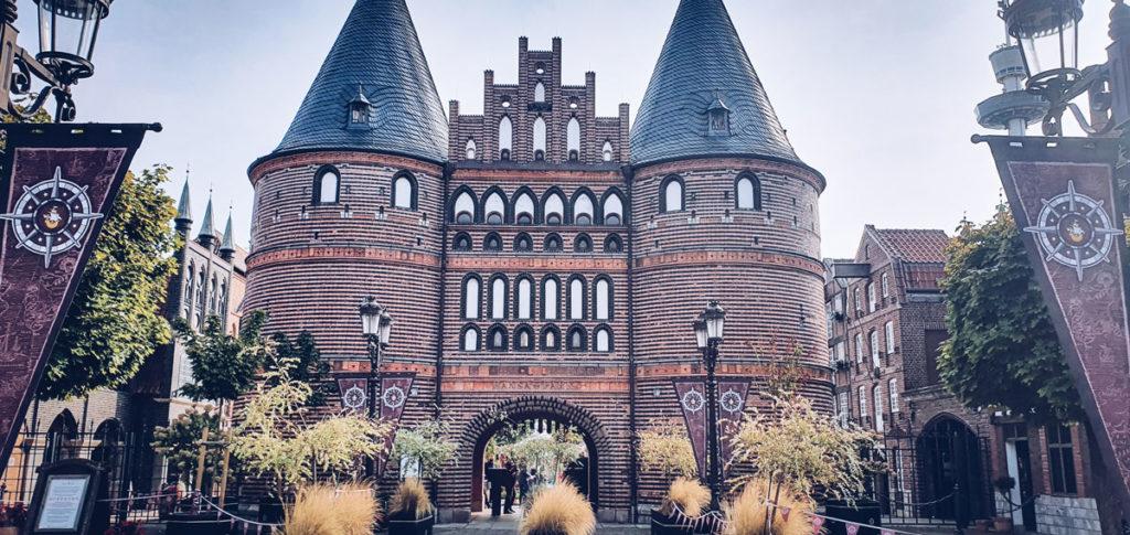 Ingangspoort Hansapark replica Holstentor