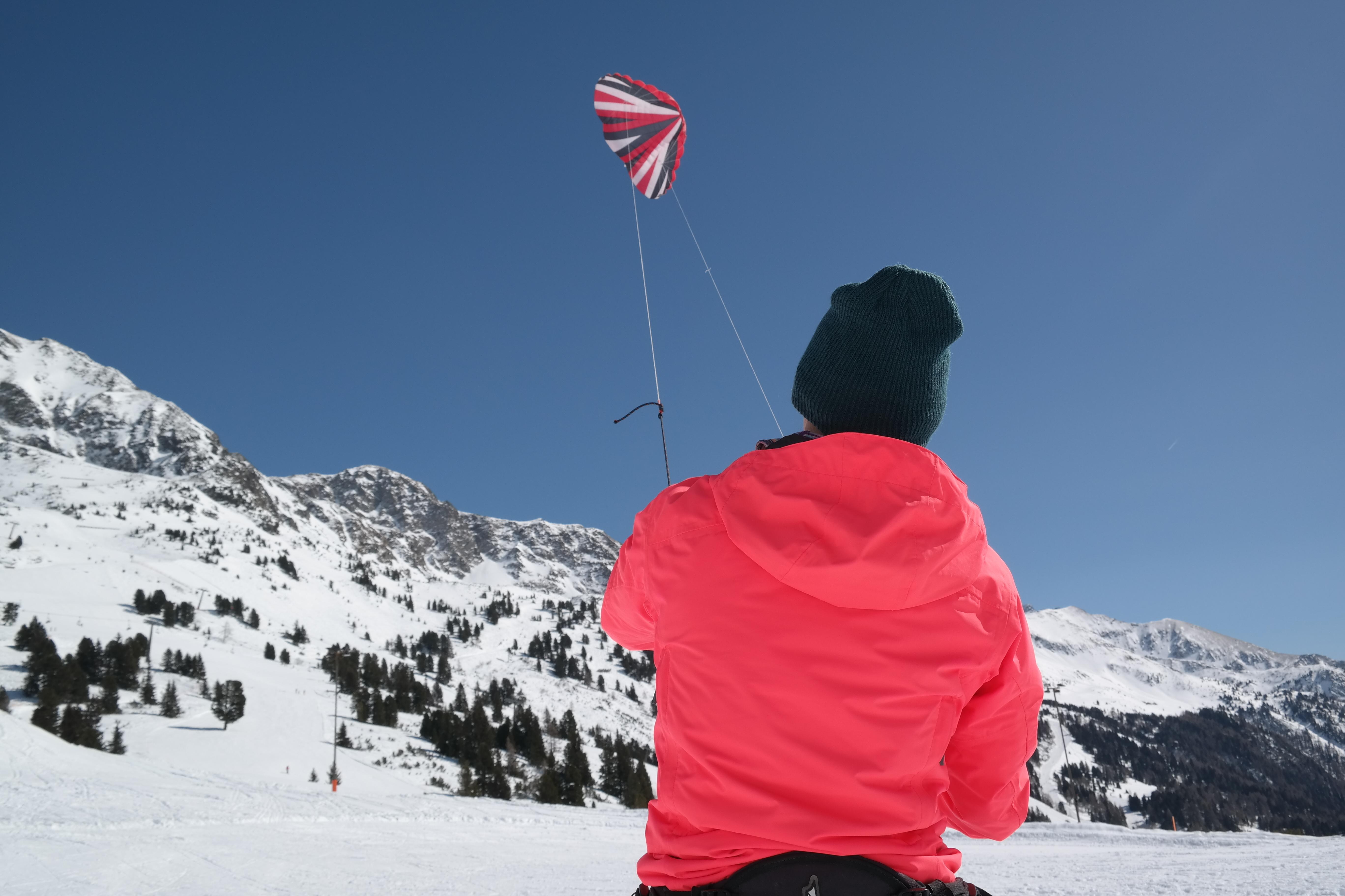 Snowkiting with the Hang on! Kite School