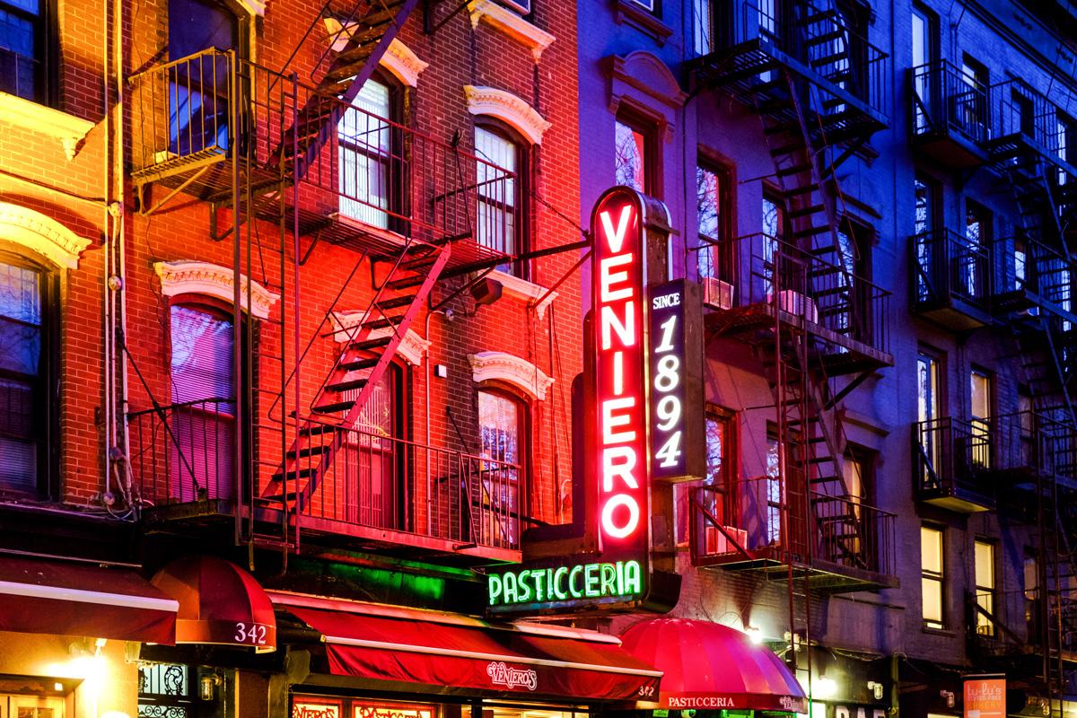 streetphotography-neon-signs-new-york