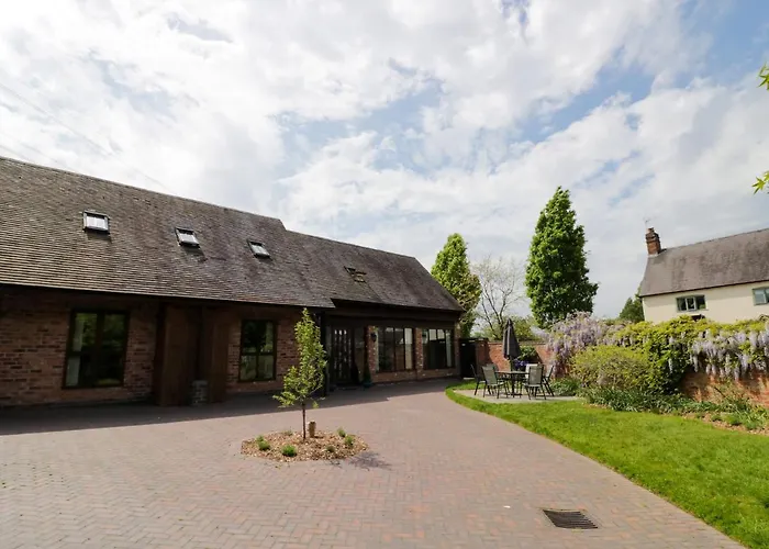 Top Hotels Near Redhouse Barn Bromsgrove